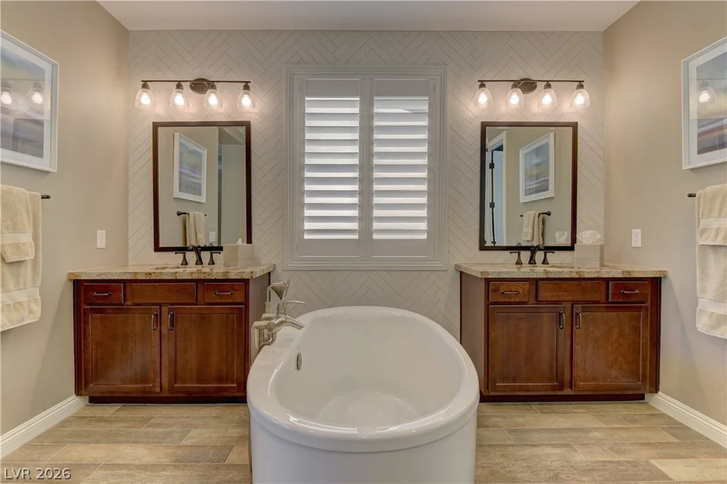355 Nola, Las Vegas, NV 89138
