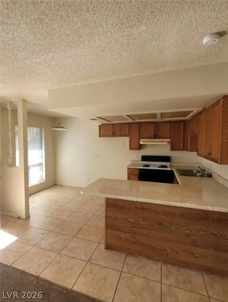 4300 Lamont, Las Vegas, NV 89115