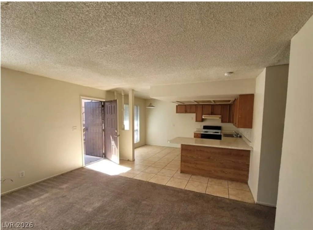 4300 Lamont, Las Vegas, NV 89115