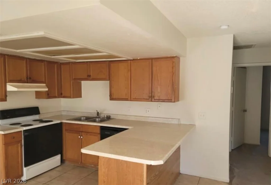 4300 Lamont, Las Vegas, NV 89115