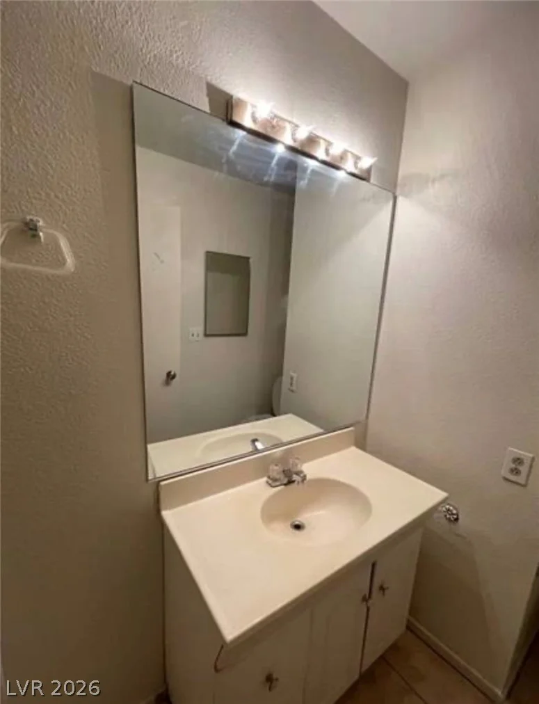4300 Lamont, Las Vegas, NV 89115