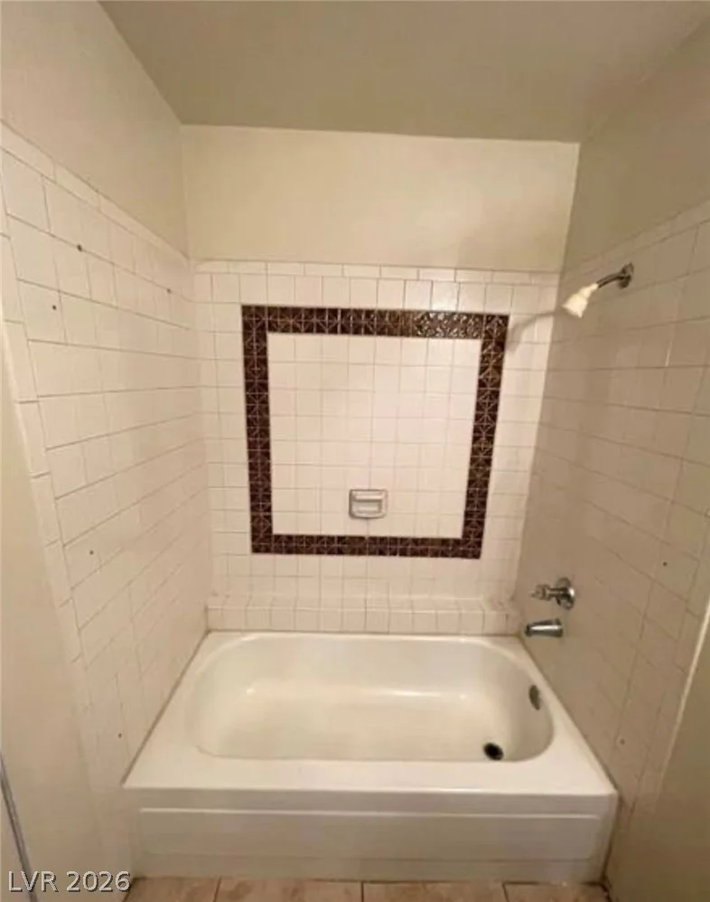 4300 Lamont, Las Vegas, NV 89115