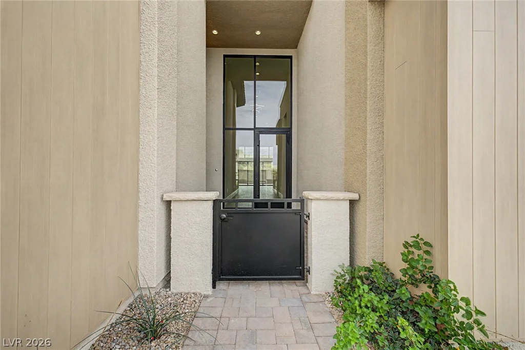 10865 Agate Cliffs, Las Vegas, NV 89135