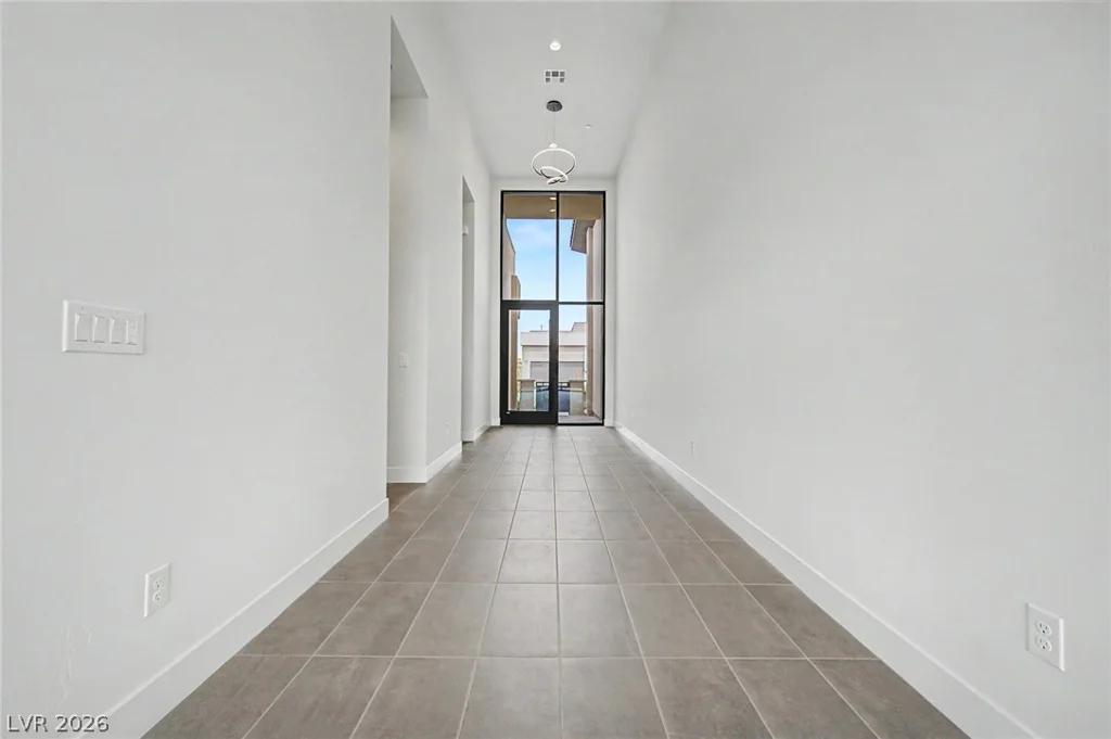 10865 Agate Cliffs, Las Vegas, NV 89135