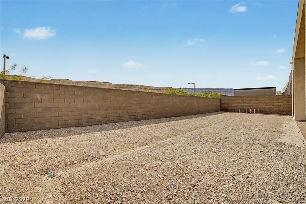 10865 Agate Cliffs, Las Vegas, NV 89135