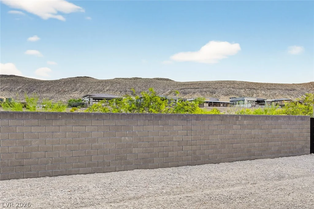 10865 Agate Cliffs, Las Vegas, NV 89135