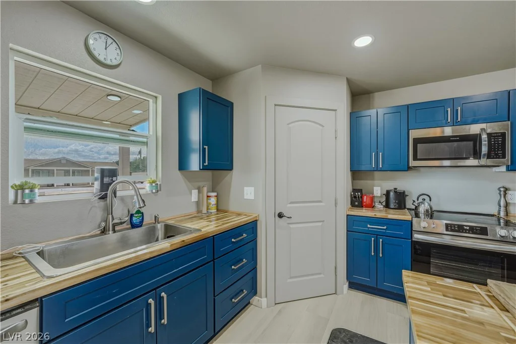 951 Leffner, Pahrump, NV 89060
