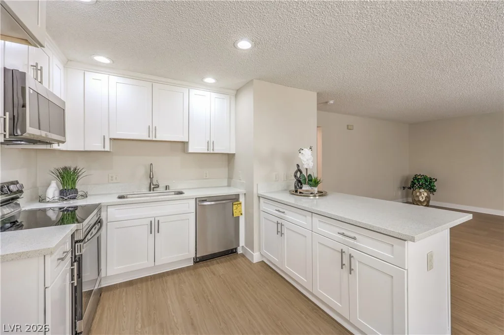 7940 Decker Canyon, Las Vegas, NV 89128