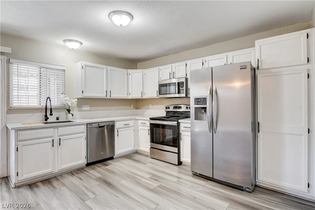 2510 Paradise Village, Las Vegas, NV 89120