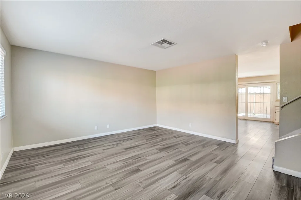 2510 Paradise Village, Las Vegas, NV 89120