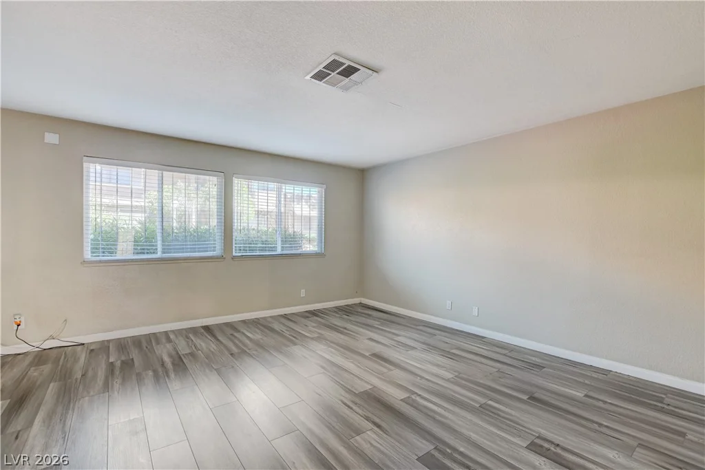 2510 Paradise Village, Las Vegas, NV 89120