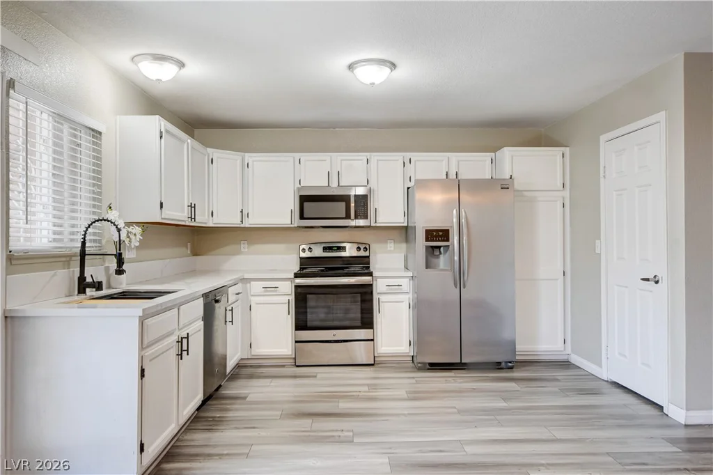 2510 Paradise Village, Las Vegas, NV 89120