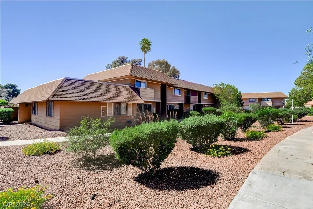2510 Paradise Village, Las Vegas, NV 89120