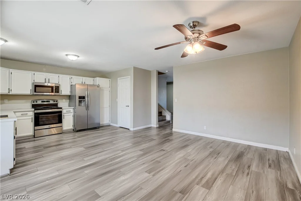 2510 Paradise Village, Las Vegas, NV 89120