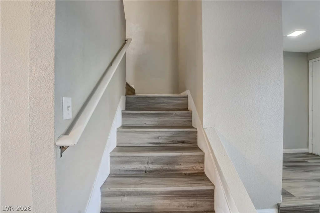 2510 Paradise Village, Las Vegas, NV 89120
