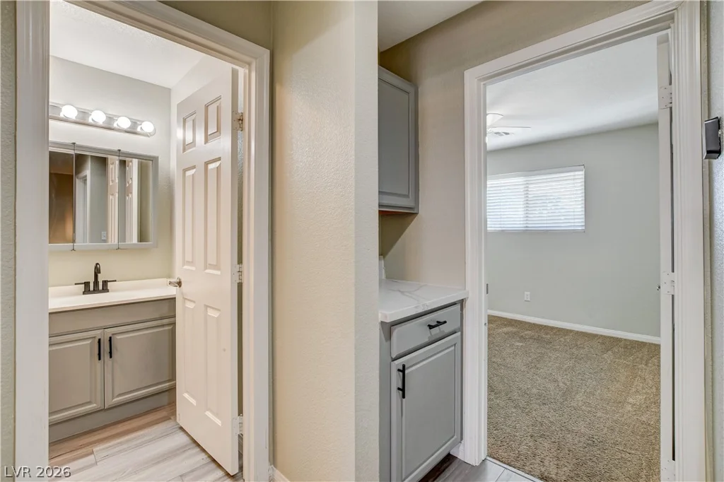 2510 Paradise Village, Las Vegas, NV 89120
