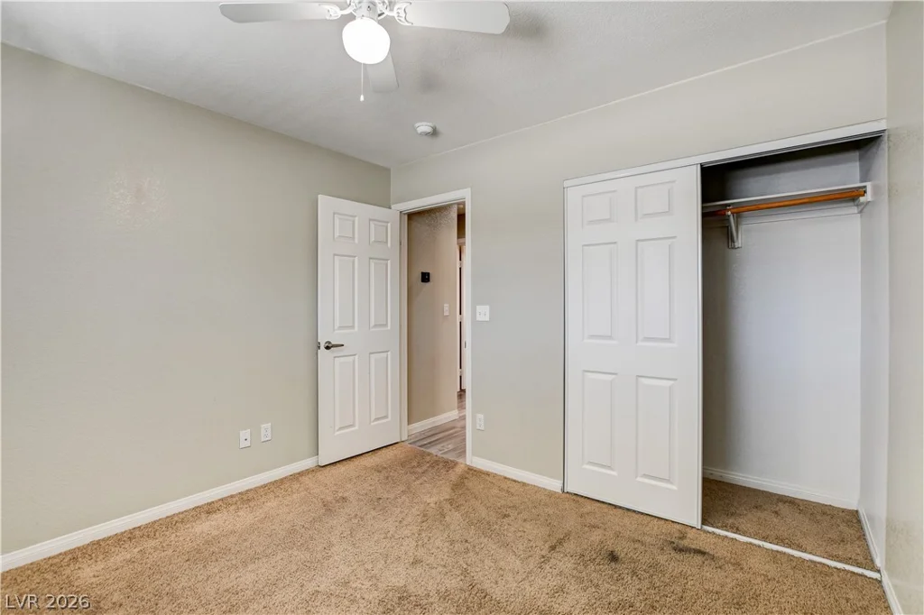 2510 Paradise Village, Las Vegas, NV 89120