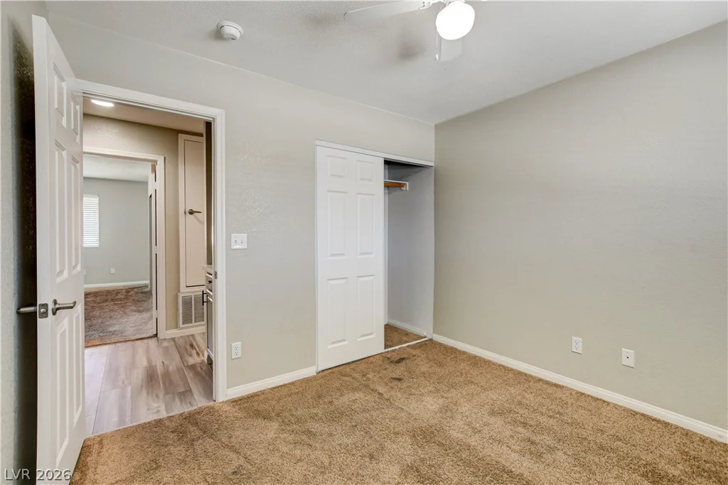 2510 Paradise Village, Las Vegas, NV 89120