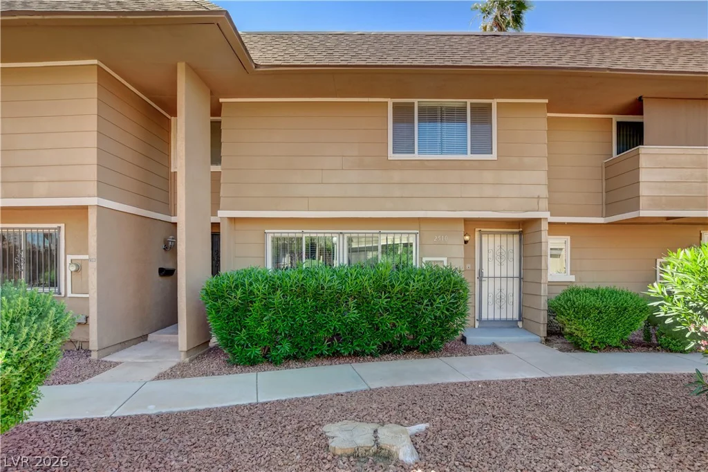 2510 Paradise Village, Las Vegas, NV 89120