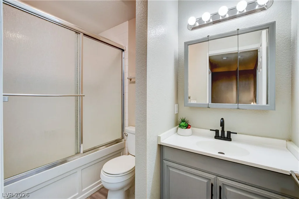 2510 Paradise Village, Las Vegas, NV 89120