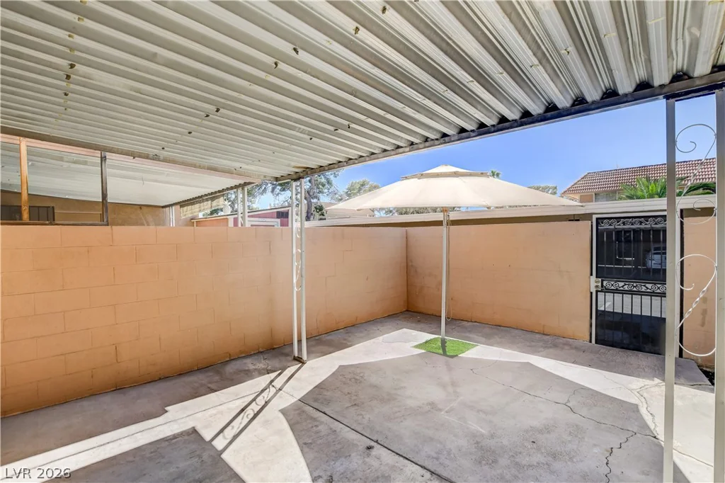2510 Paradise Village, Las Vegas, NV 89120