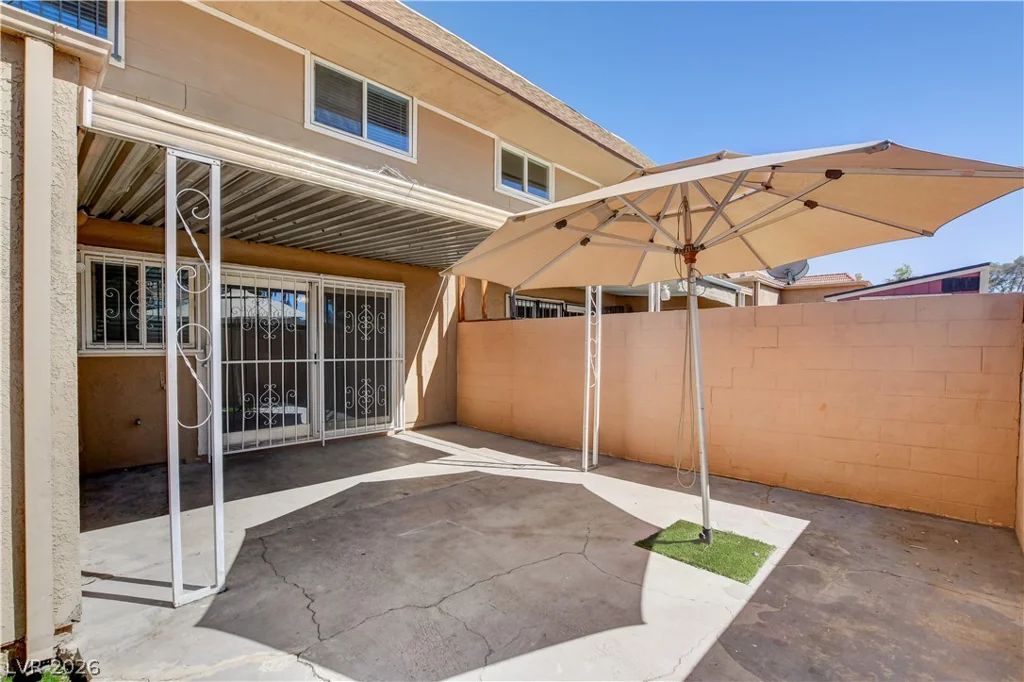 2510 Paradise Village, Las Vegas, NV 89120