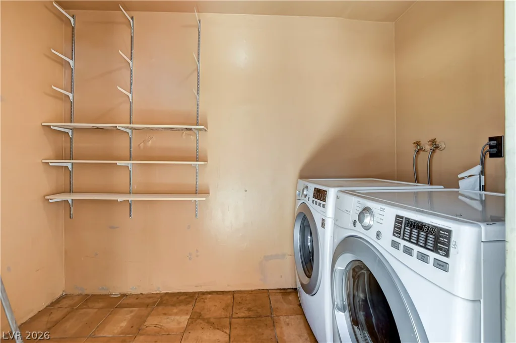 2510 Paradise Village, Las Vegas, NV 89120
