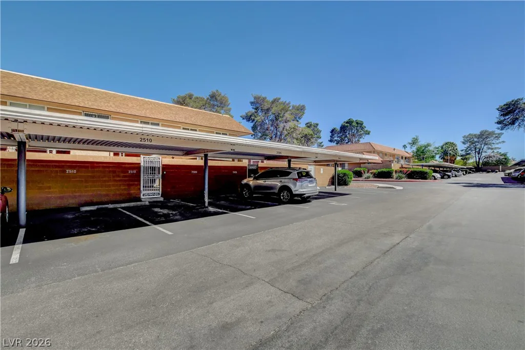 2510 Paradise Village, Las Vegas, NV 89120