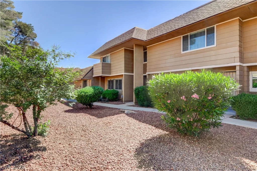 2510 Paradise Village, Las Vegas, NV 89120