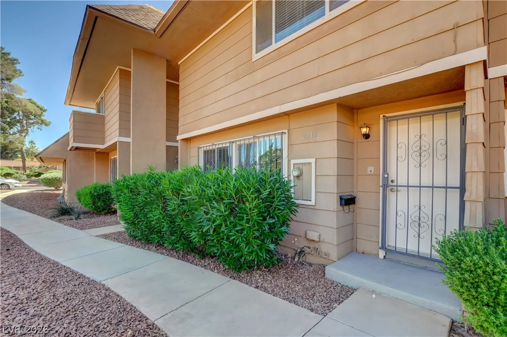 2510 Paradise Village, Las Vegas, NV 89120