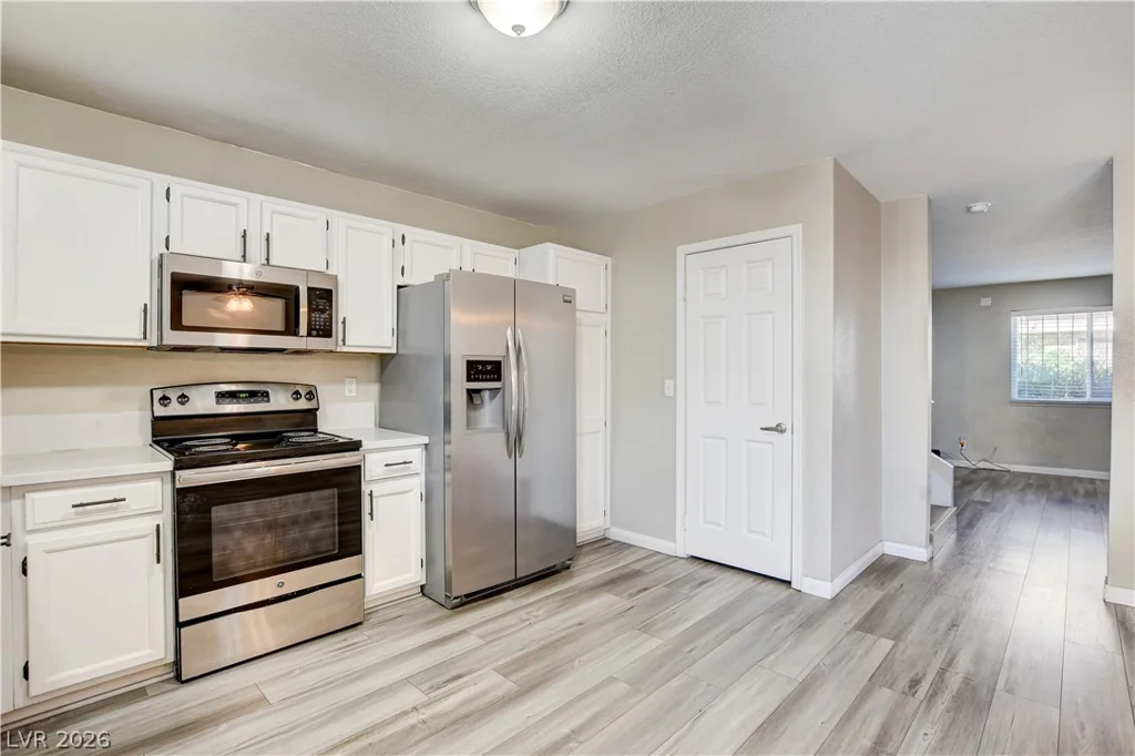 2510 Paradise Village, Las Vegas, NV 89120