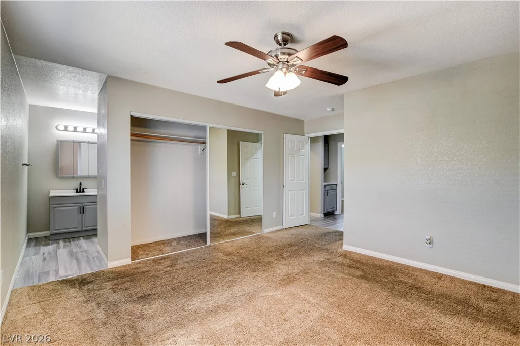 2510 Paradise Village, Las Vegas, NV 89120