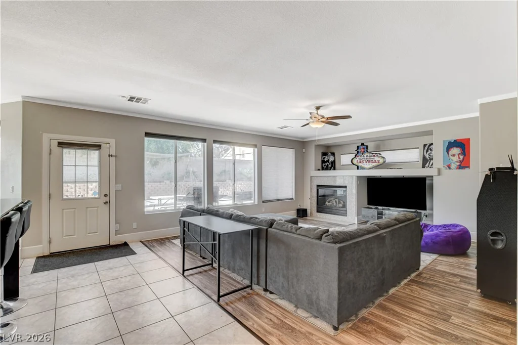 6804 Philippe Allen, Las Vegas, NV 89110