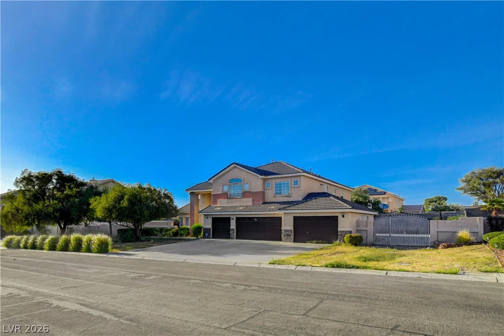 6804 Philippe Allen, Las Vegas, NV 89110