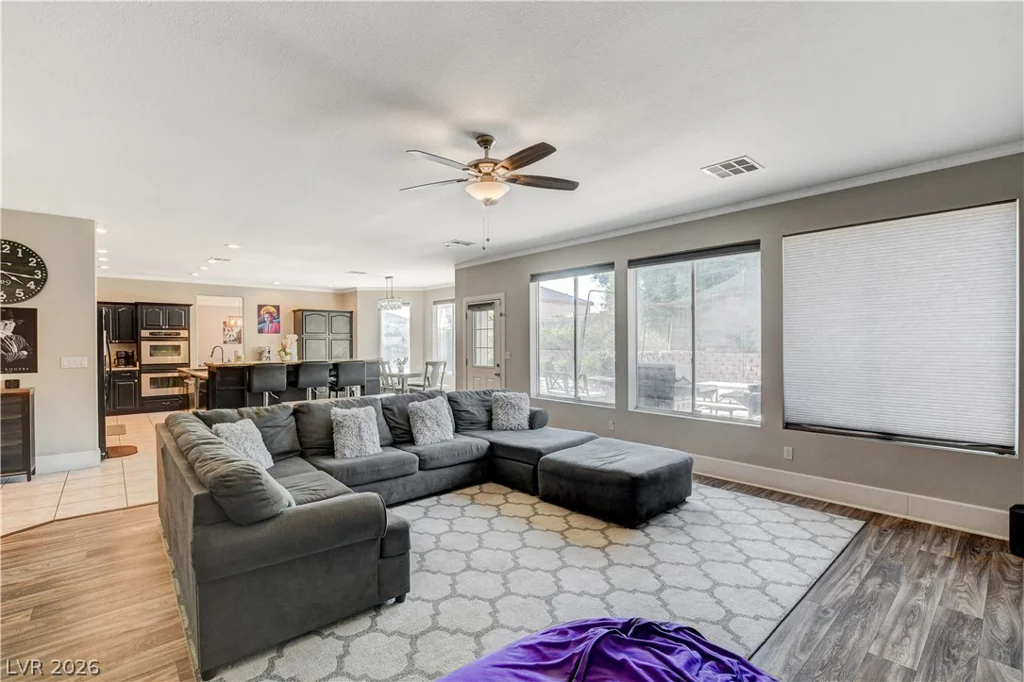 6804 Philippe Allen, Las Vegas, NV 89110