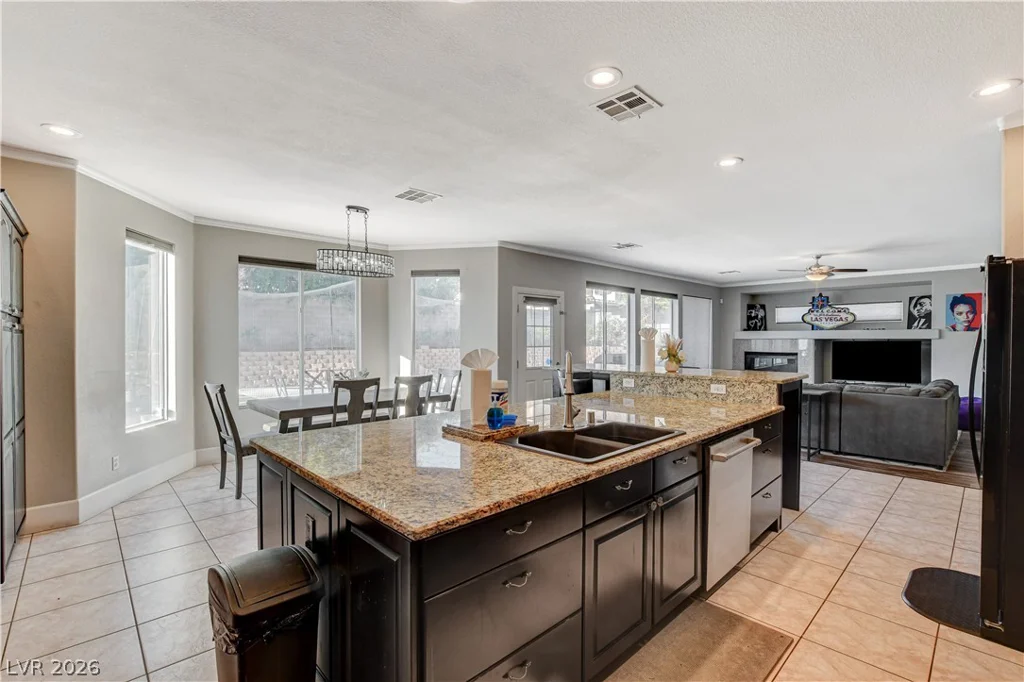 6804 Philippe Allen, Las Vegas, NV 89110