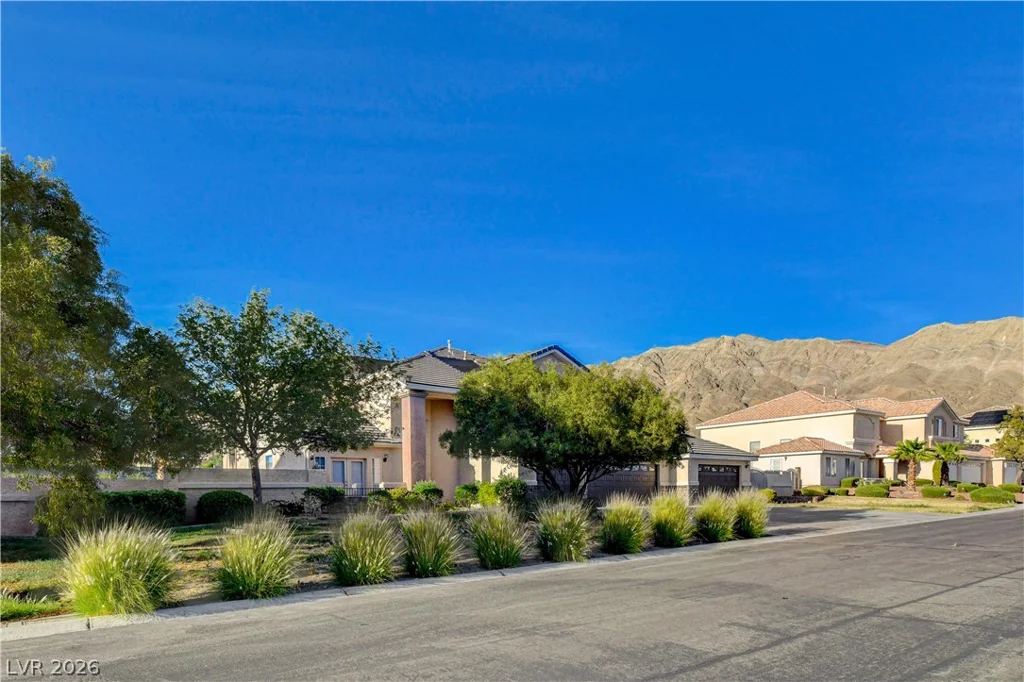 6804 Philippe Allen, Las Vegas, NV 89110