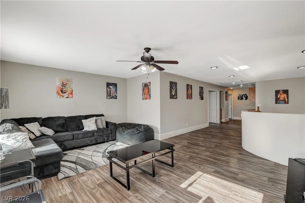 6804 Philippe Allen, Las Vegas, NV 89110