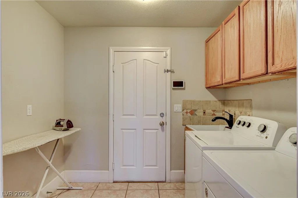 6804 Philippe Allen, Las Vegas, NV 89110