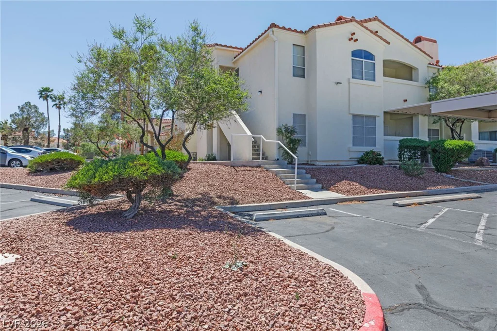 698 Racetrack, Henderson, NV 89015