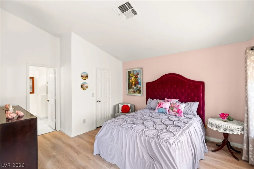 5240 Crooked River, Las Vegas, NV 89149