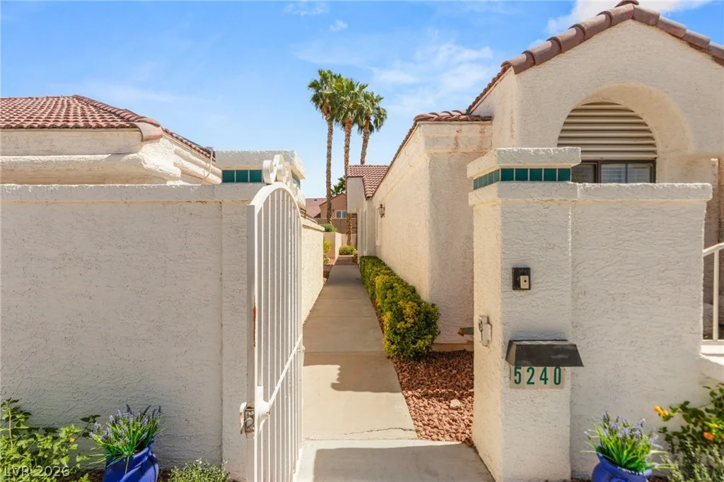 5240 Crooked River, Las Vegas, NV 89149