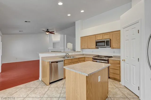 6924 Hazelnut Garden, Las Vegas, NV 89131
