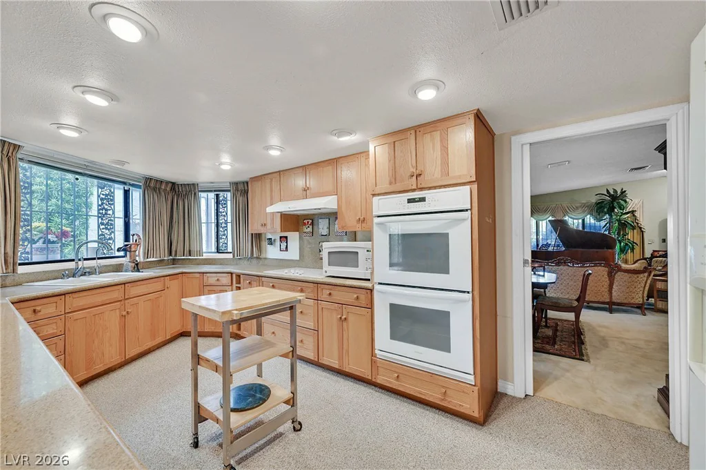 3016 Calle De Laredo, Las Vegas, NV 89102
