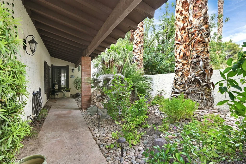 3016 Calle De Laredo, Las Vegas, NV 89102