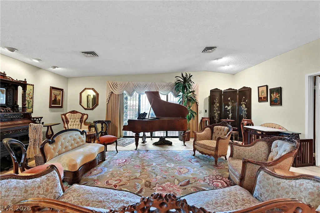 3016 Calle De Laredo, Las Vegas, NV 89102