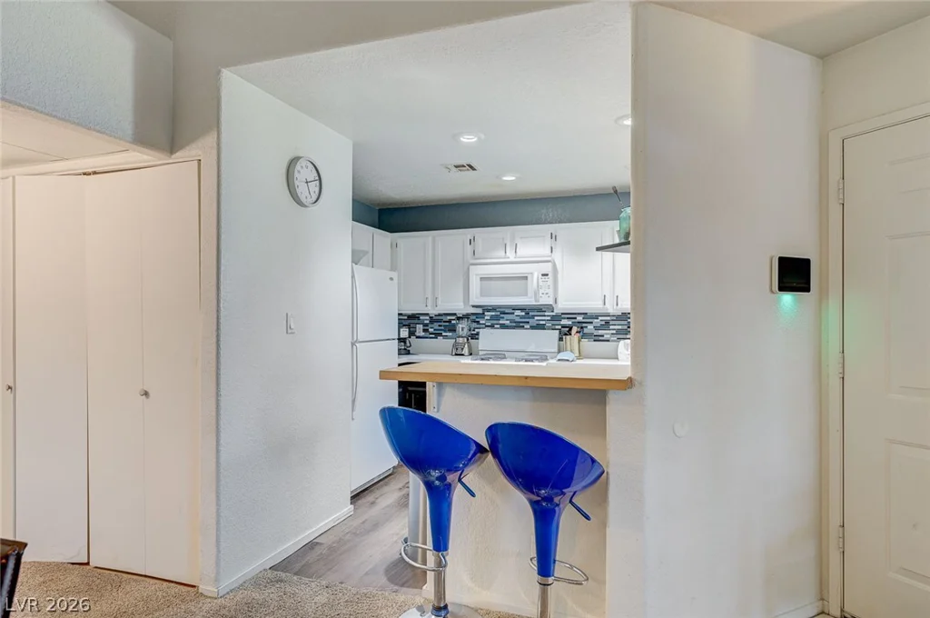 5040 Rainbow, Las Vegas, NV 89118