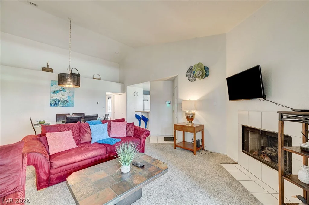 5040 Rainbow, Las Vegas, NV 89118