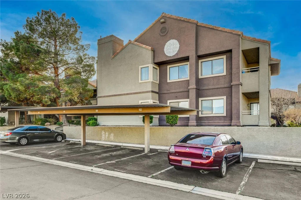 5040 Rainbow, Las Vegas, NV 89118