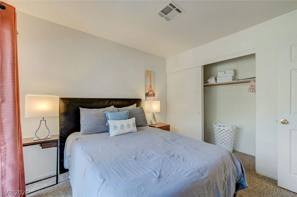5040 Rainbow, Las Vegas, NV 89118